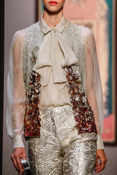 Look 49